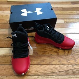 New with box Under Armour sneakers boys’ kids’ 5